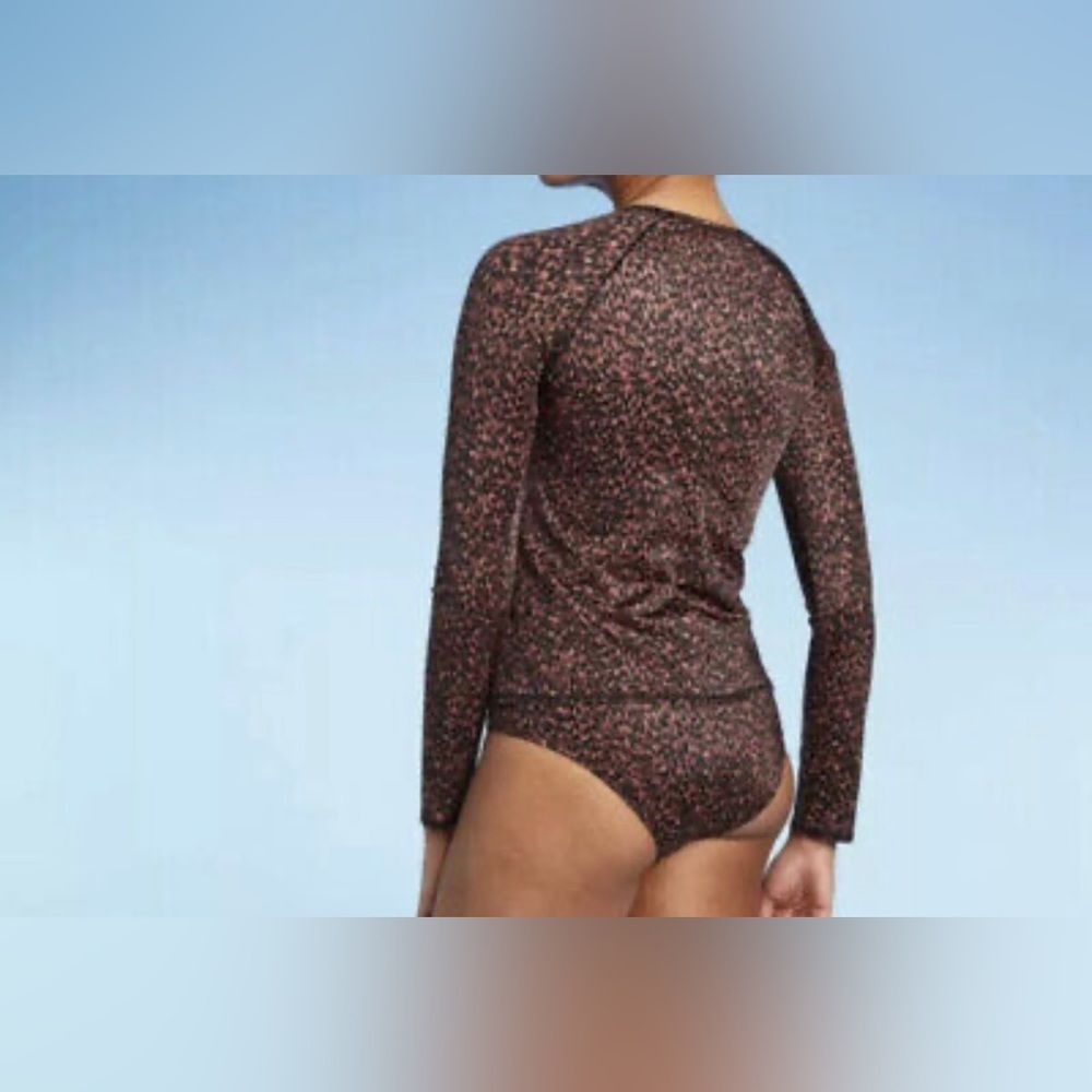 NWOT Leopard Rash Guard - Picture 5 of 5